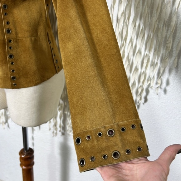 Vintage | Essendi Rich Brown Suede Snap Front Shirt Jacket with Grommet Detail - Picture 6 of 12